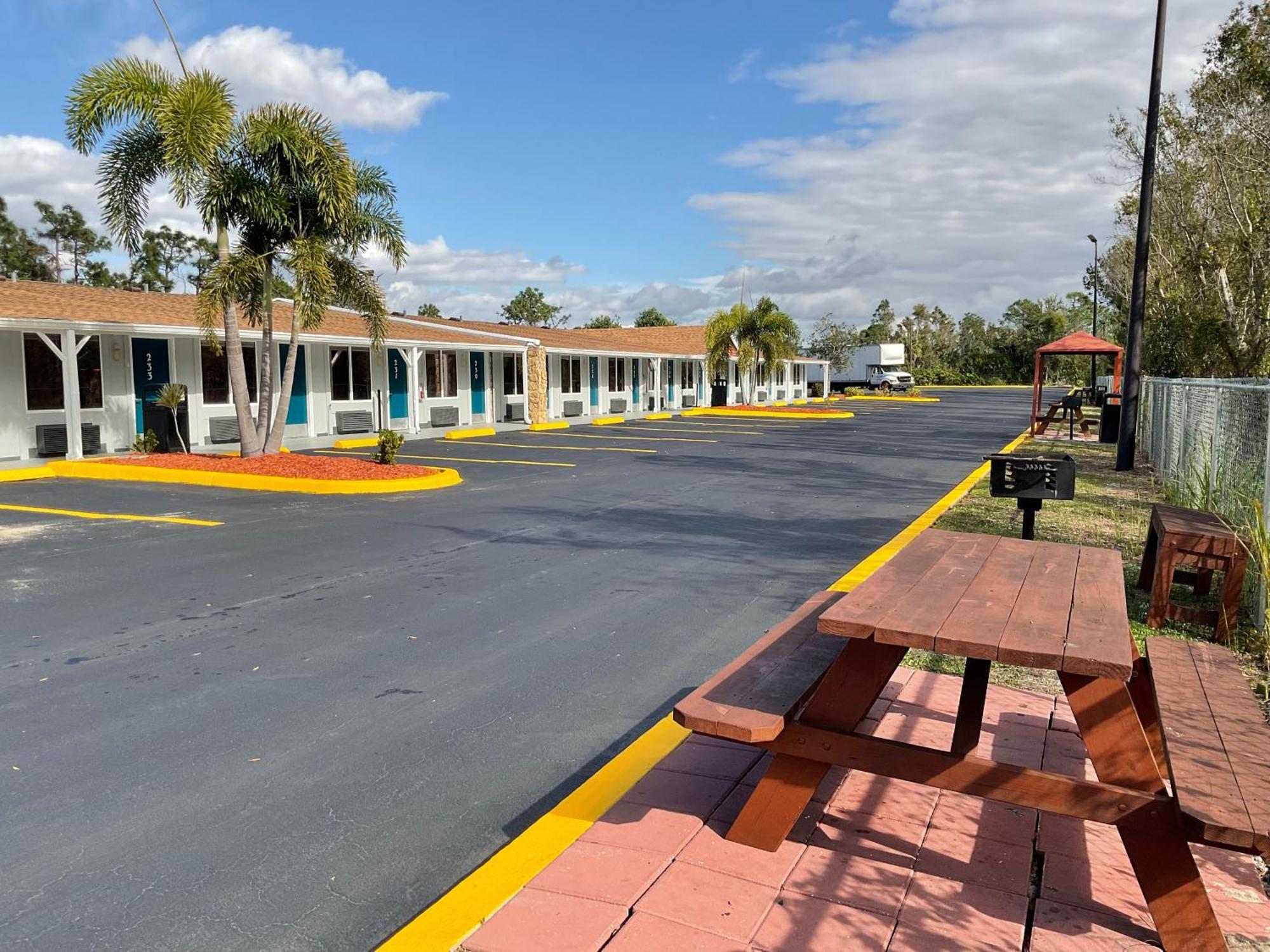 Knights Inn Punta Gorda Exterior foto